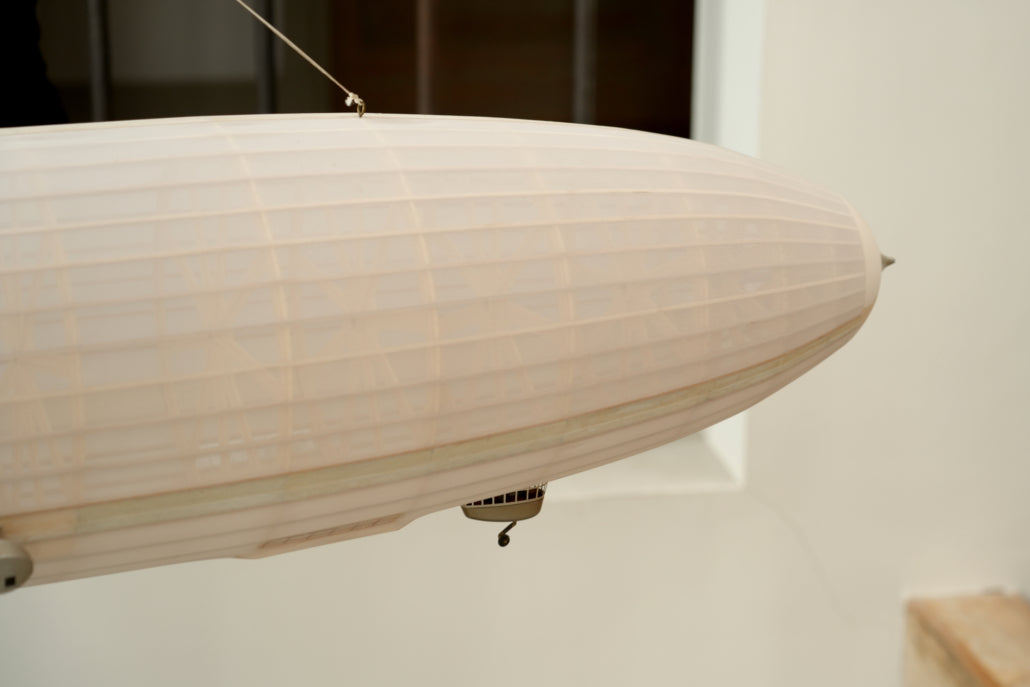 Stor Zeppelinare, Transparent