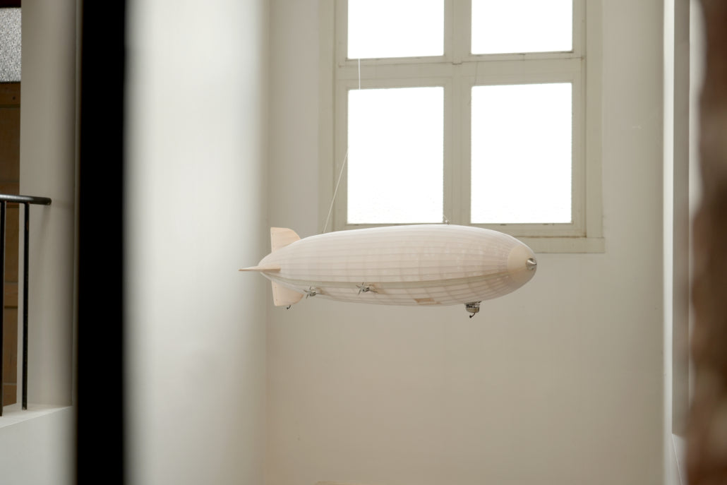 Stor Zeppelinare, Transparent