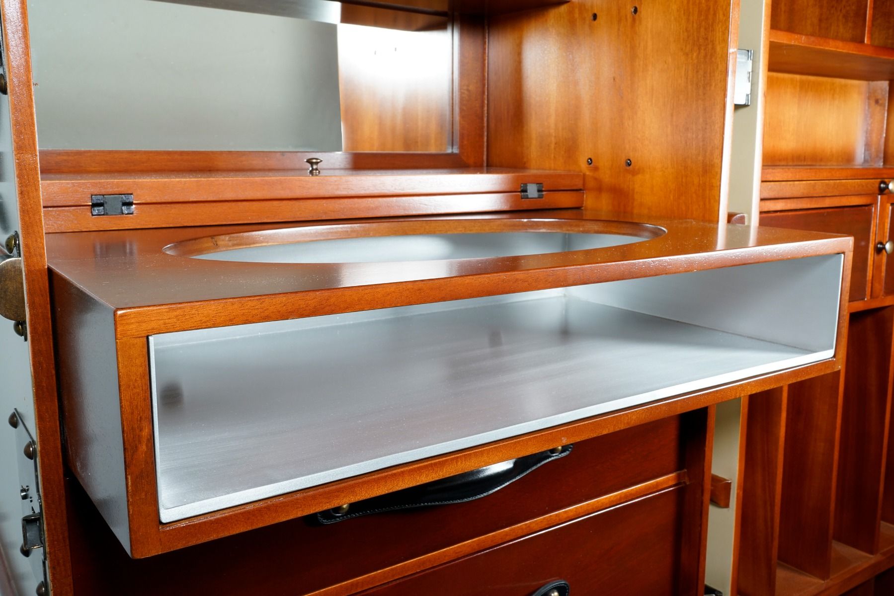 Stateroom Bar Champagne